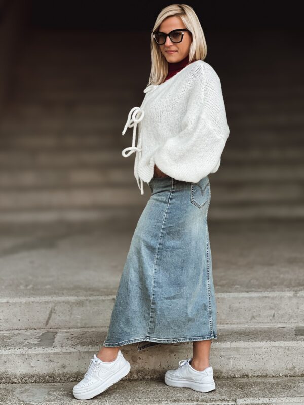 Dolgo jeans krilo s sprednjim razporkom
