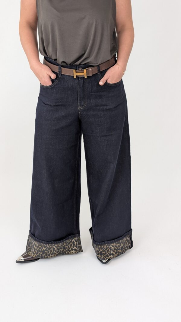 Jeans hlače z živalskim robom - slika 2