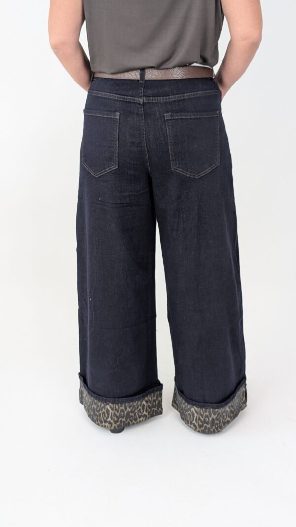 Jeans hlače z živalskim robom - slika 4